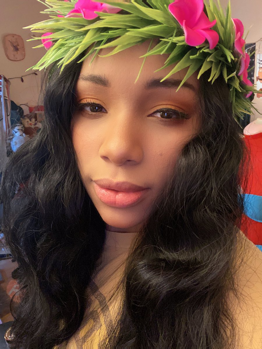 Riyuski's tweet photo. Had a Moana event and wanted to try a natural look with the Disconnect palette from @ShopMangoMatcha 
Use my code RIYUSKI to save $ in their shop (they are restocking soon)!
#disney #disneyprincess #Moana #moanaperformer #makeup #pocmakeup #smallbusiness #smallmakeupbrands https://t.co/Fp3Ki2eRCF