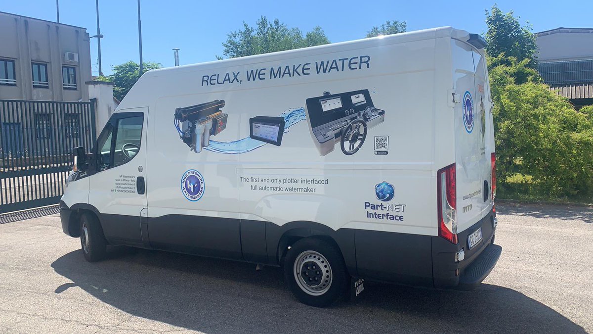 HarmannusTimmer's tweet image. Nee inderdaad, maar als ondernemerde handelsagent en omdat de showbus er sowieso is gaan we wel naar onze klanten toe! #hpwatermakers