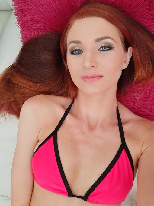 Job sweet job 💕🧡💕 https://t.co/YdJcgMDqcv<a href="/tag/backstage"class="tags"><span>#backstage</span></a>