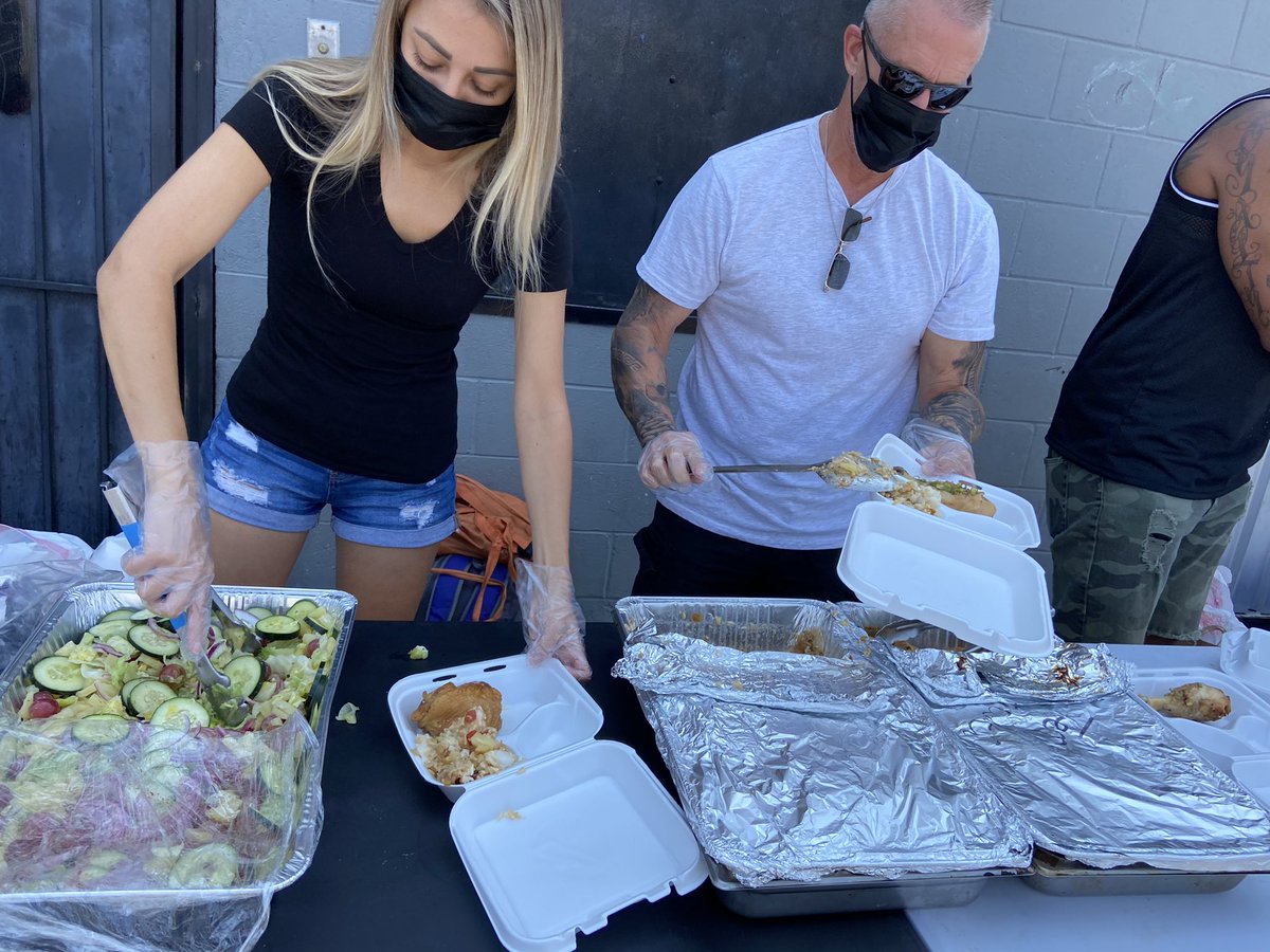 lovkitchenla's tweet photo. Feeding 100 people for $100! Lov Kitchen: Food On A Mission https://t.co/HpnABgdLbq