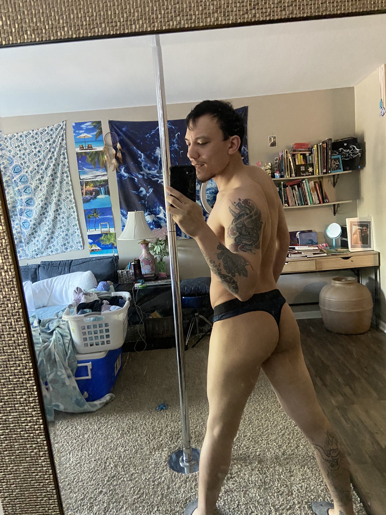 4 pic. Should I wear thongs at work more often? #thongs #malepower #xxx #bisexual #onlyfans #gay https://t
