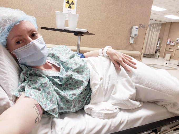 #hospitalglam with hairnet https://t.co/PpW0ZEW2oy<a href="/tag/hospitalglam"class="tags">#hospitalglam</a>