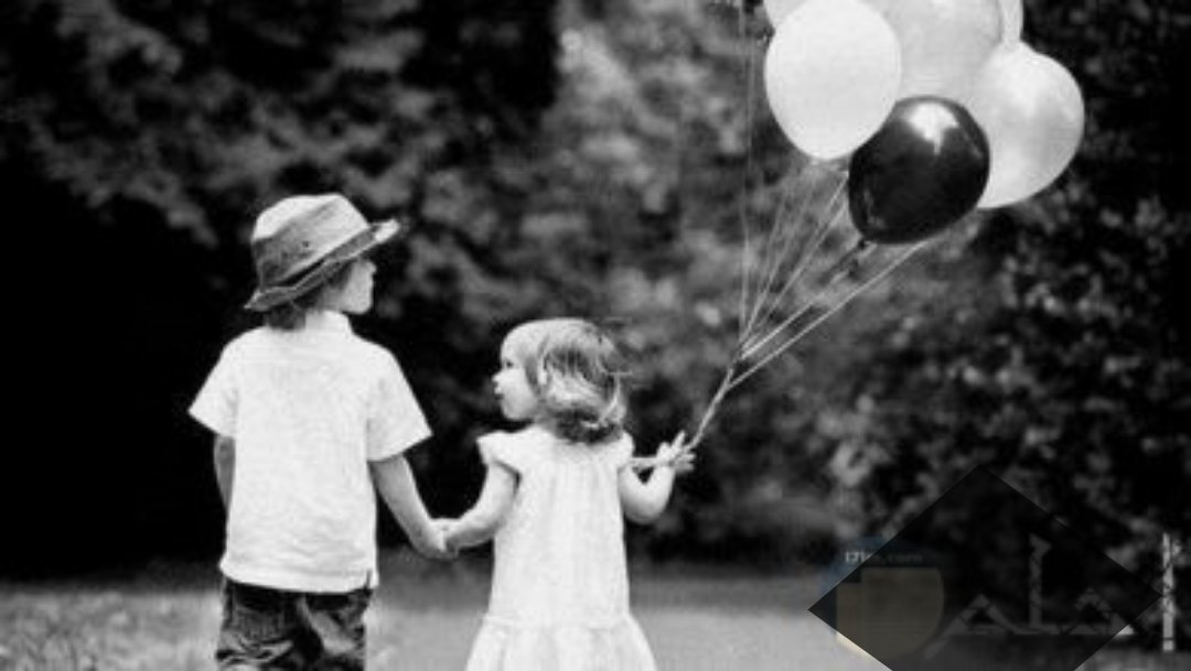 ❁ '

كُل شيءٌ معكَ مُختلِف ، حتى الأشيآءَ التي
 ليسَ لهآ ٲي تٲثير تُصبِحَ معكَ #مُذهِلهَ ⚘.