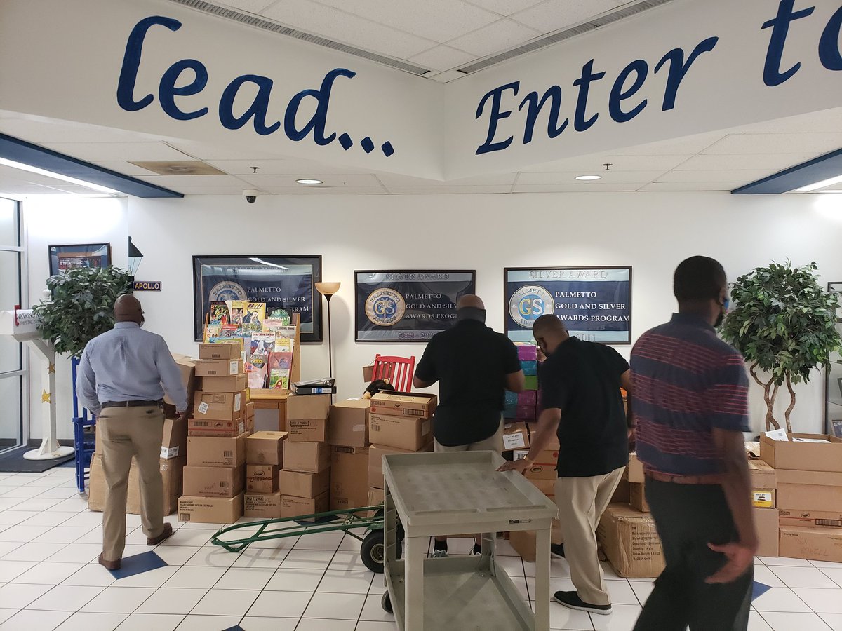 100bmgc's tweet photo. Dropping off bookbags and school supplies for every student at our adopted school Watkins-Nance Elementary https://t.co/ySiLdY5XU8