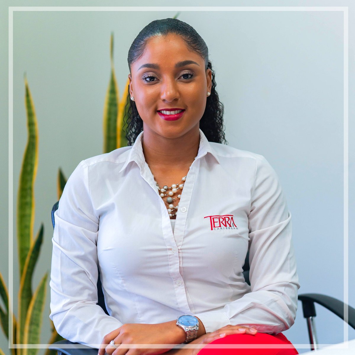 terragrenada's tweet photo. "I don't want to sell you a house, I want to find you a home."
Agent: Jadine Hinds
#TerraCaribbean #TerraGrenada #PureGrenada #RealEstateAgent #Sales #Rentals #OceanViews #GardenViews #RidgeViews #WeKnowGrenada #WeKnowRealEstate https://t.co/znzo0p9QYp