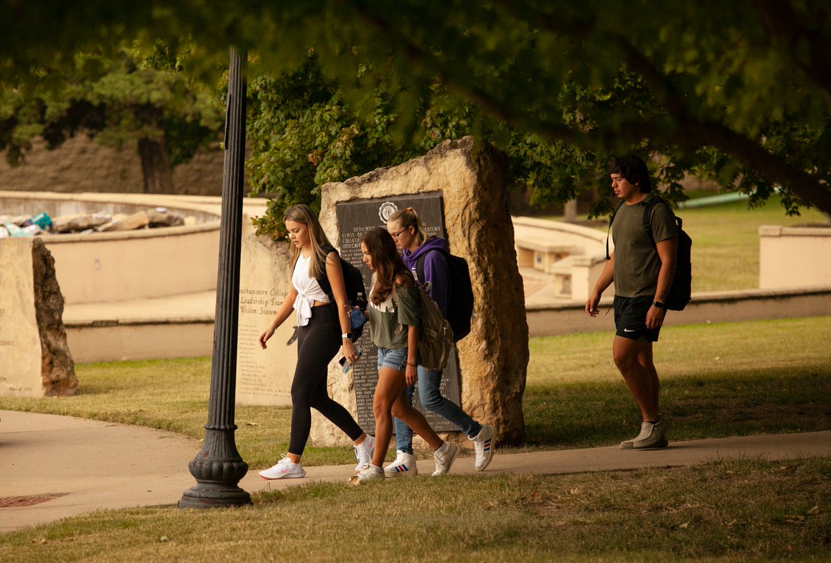 Moundbuilders's tweet photo. Builders, let's do this!
Happy first day of class. https://t.co/Z8jd57mNE5