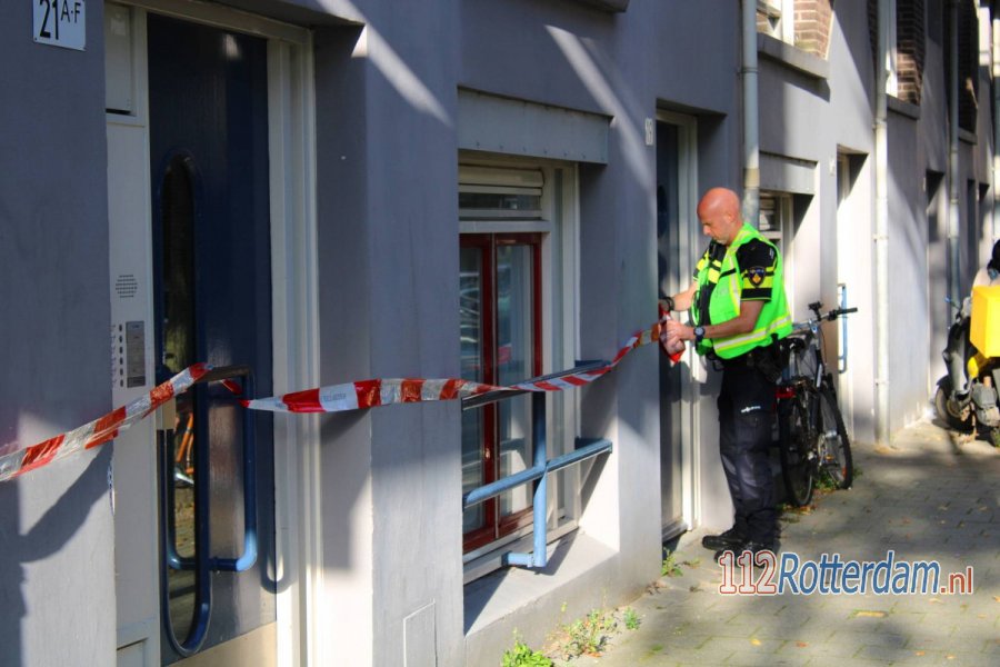 Mogelijk gestoken bij vechtpartij op de Pootstraat in #Rotterdam. 112Rotterdam.