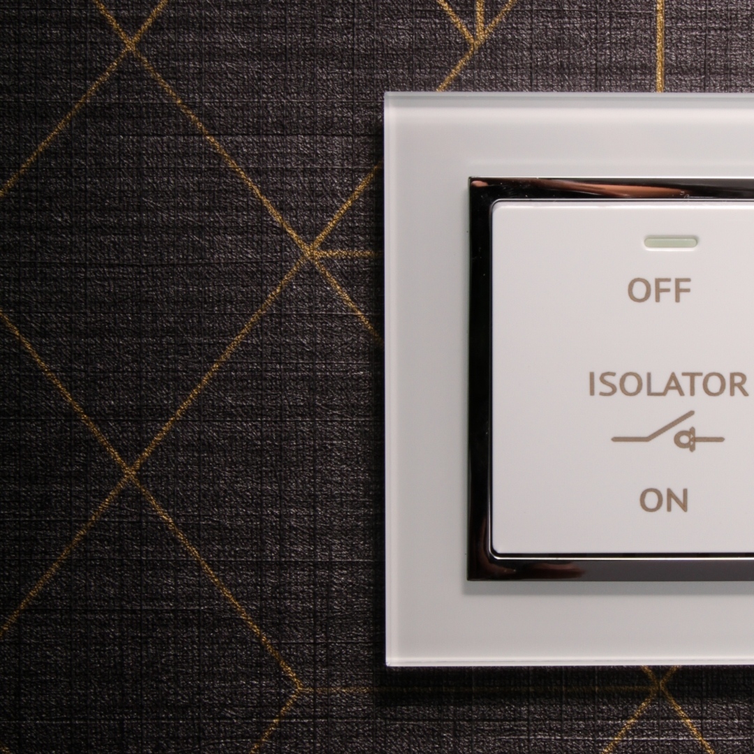 Part of our Crystal range, our fan isolator switches continue the great sophisticated aesthetics Retrotouch is known for.

retrotouch.co.uk/fused-spurs-fa…

#retrotouch #switches #fanisolator #crystalrange