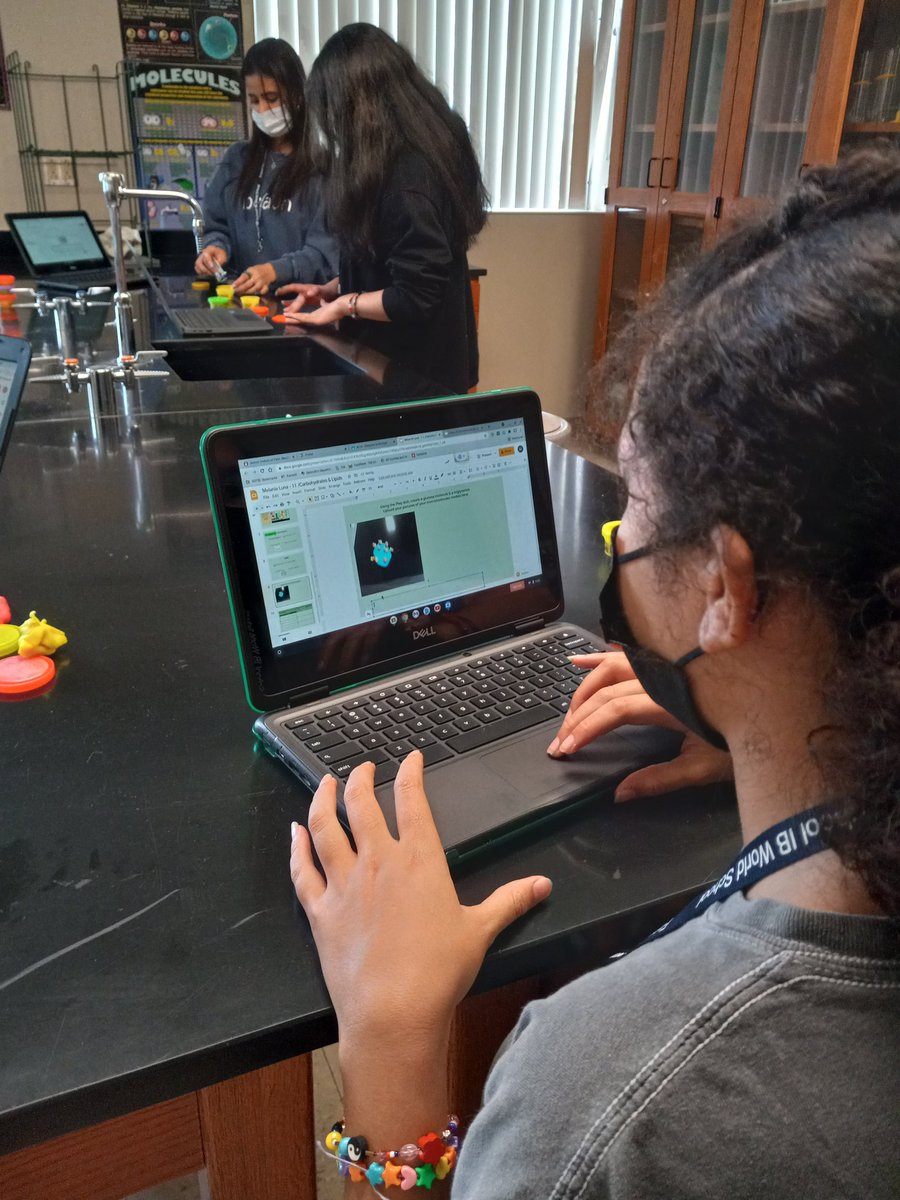 cdubs2202's tweet photo. Students making glucose and triglyceride models using play doh @FHH_FalconFury @PBCSDScience #handsonlearning #biology #playdoh https://t.co/TCnDFsbr7y
