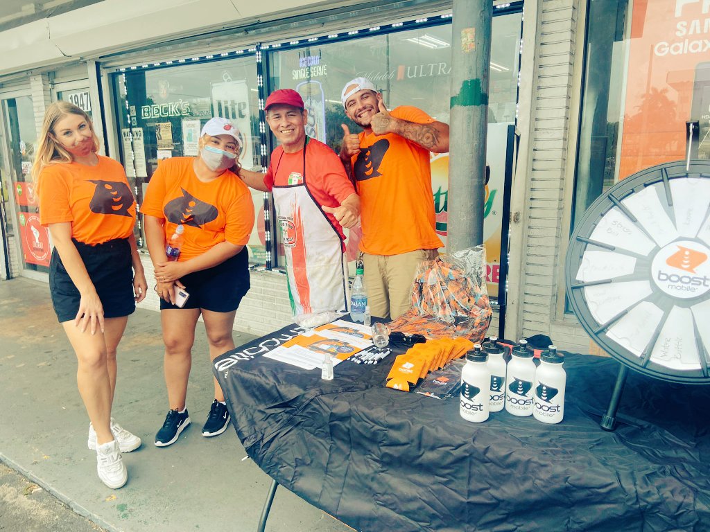 MiamiBoost's tweet image. Completed that #BacktoSchool2021 event on Saturday @NEFFGEN had a blast with the JM Cell Team we paired up with the community, gave away some bookbags, and hooked some customers up with #FreeHotspots. #whathurricanefred #fun #events2021
#RetailEvent #Boostmobile