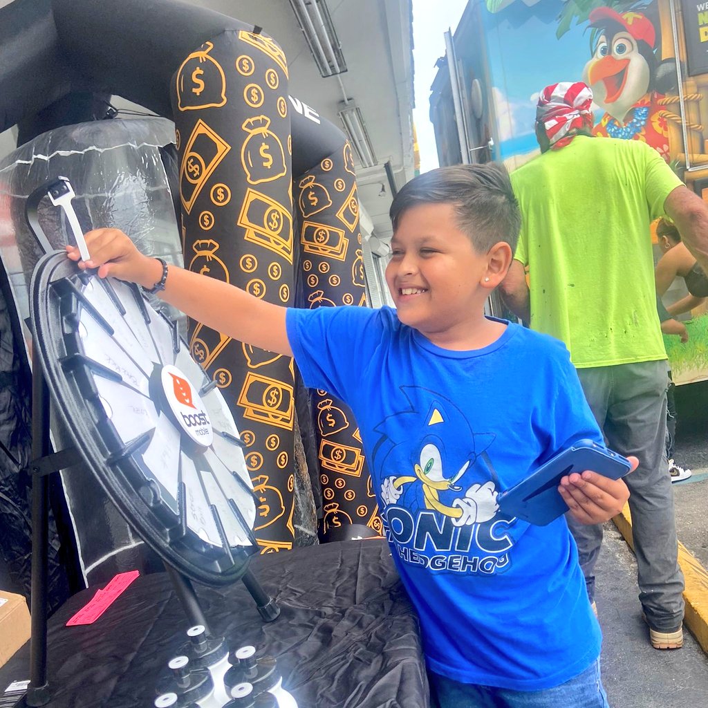 MiamiBoost's tweet image. Completed that #BacktoSchool2021 event on Saturday @NEFFGEN had a blast with the JM Cell Team we paired up with the community, gave away some bookbags, and hooked some customers up with #FreeHotspots. #whathurricanefred #fun #events2021
#RetailEvent #Boostmobile