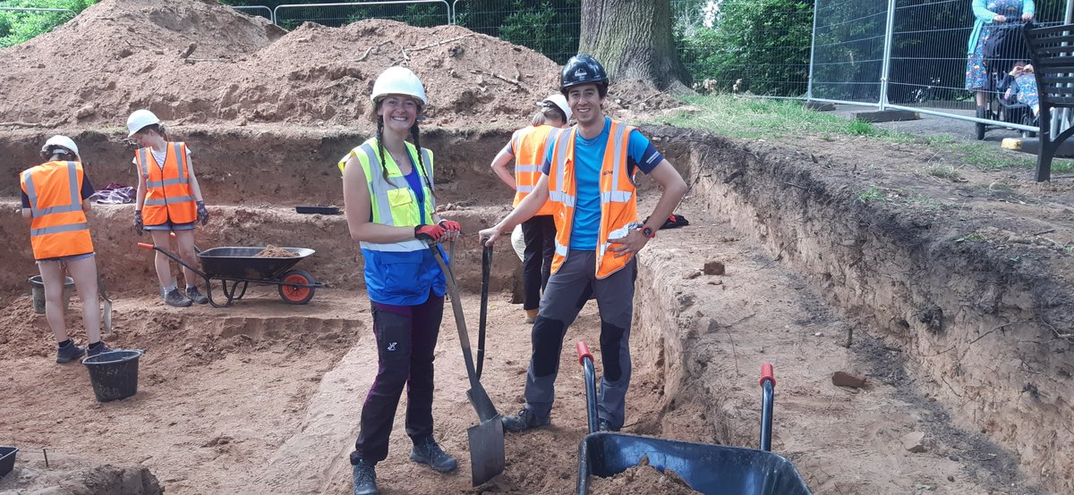 TPCommArch's tweet photo. A new week, with new trainees at @WollatonHall ! Already we have cemented Keira's love for archaeology and 'borrowed' Emma and Dave who usually volunteer with @ULASarchaeology! Sorry guys! #wedig #archaeology #training #digging #sorrynotsorry https://t.co/mqD72sPsn5