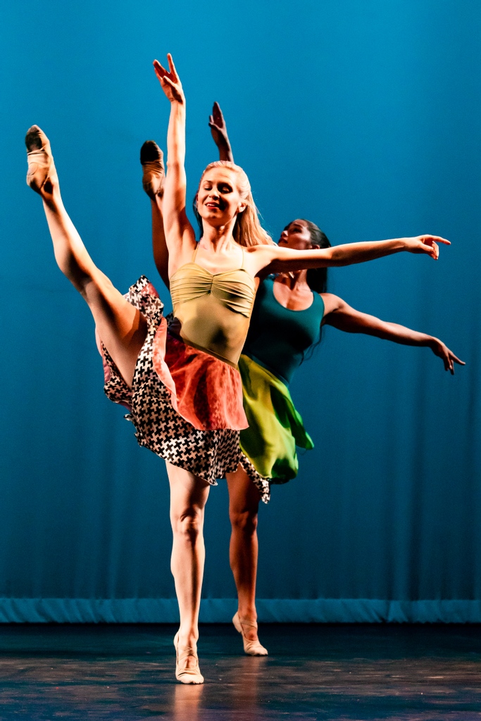BMDCdance's tweet image. Exuberant Fanfare first premiered in March of 2019, choreographed by Lucy Bowen McCauley.

Don't miss your chance to see it! Learn more about BMDC's 25th and Final Season Performance with the link below:
kennedy-center.org/mccauley

#BMDC #Season25 #ExuberantFanfare #SilverSeason