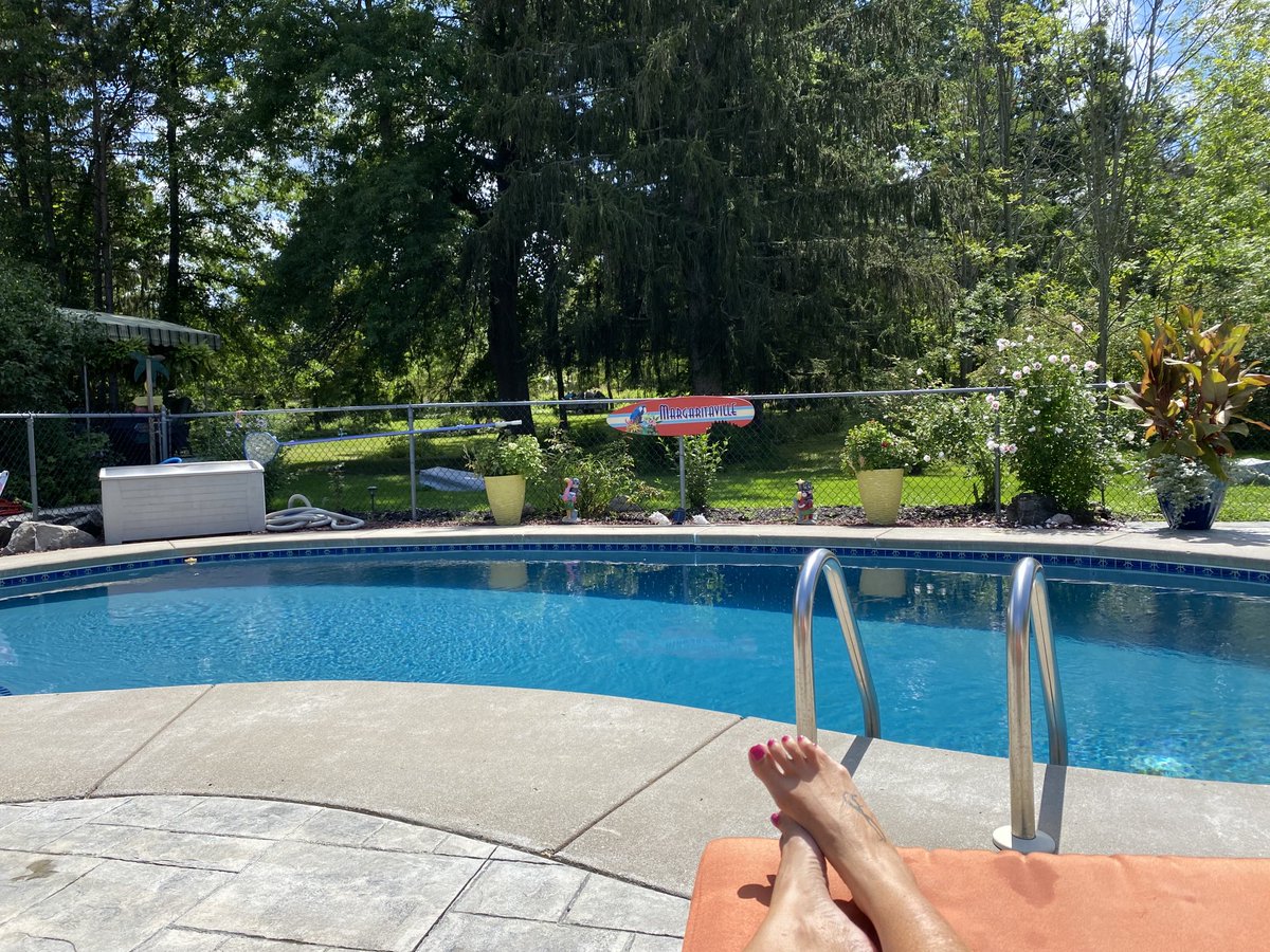 Connecting with pool time #hcsdconnects ⁦<a href="/CAShcsd/">Danielle Lango</a>⁩