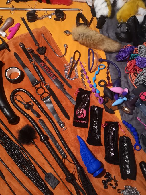 Hott_Knottz’s pics and videos