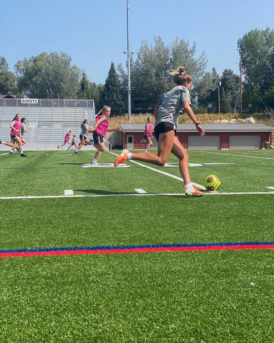 UCCSws's tweet image. 1st Training Session of the Fall ✅
