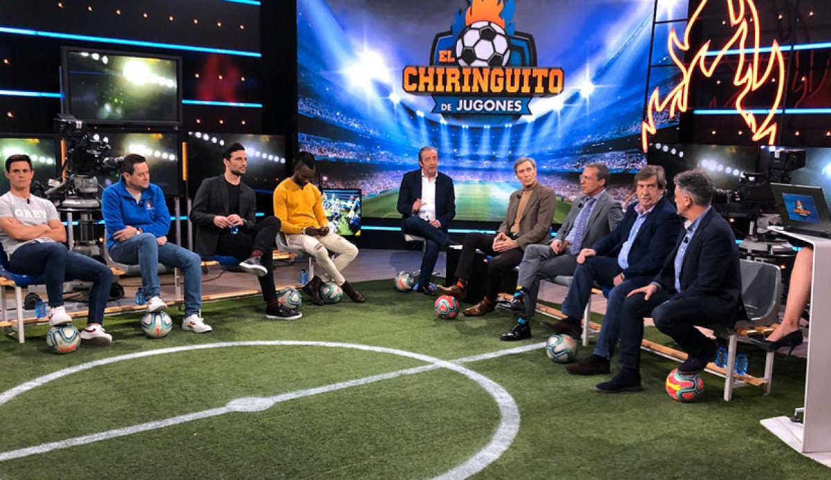 Los tertulianos de El chiringuito si fuesen profesores de instituto.

SE VIENE HILO