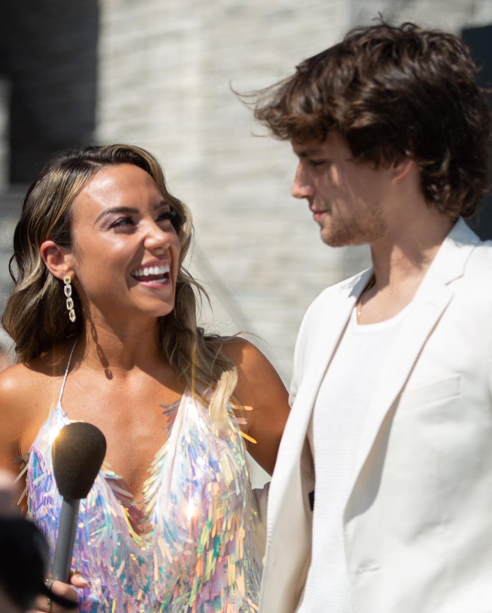 NicoleServinis tweet media