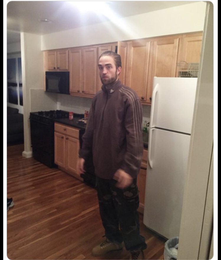 Chris Harrison standing in his kitchen pretending like he's not watching #Bachelorinparadise