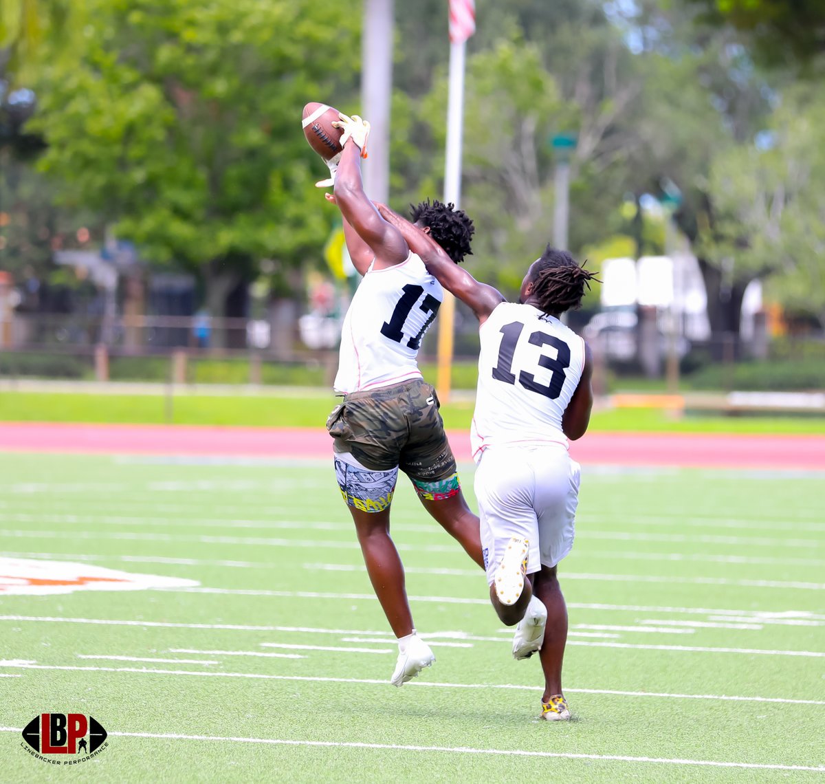 _CoachHodge's tweet image. C/0 2024 LB @Denzel_24 exhibited ridiculous athleticism and proved to be a threat on both sides of the ball earning in him Underclassmen Co-MVP at our Ft. Lauderdale #LBrretreat2021 #LinebackerPerformance