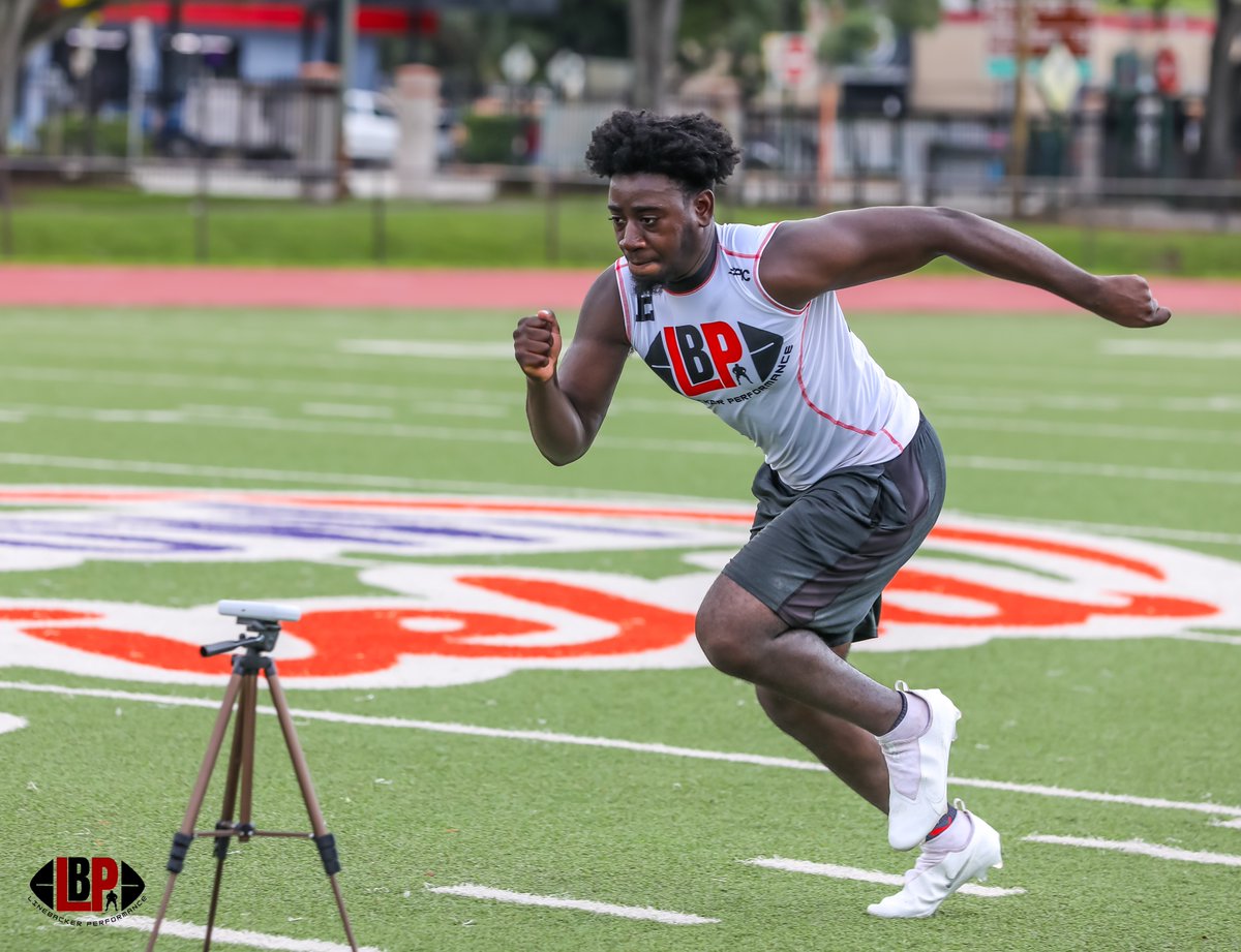 _CoachHodge's tweet image. C/O 2023 LB @JaivonMaleek is ready for a breakout year! #LinebackerPerformance