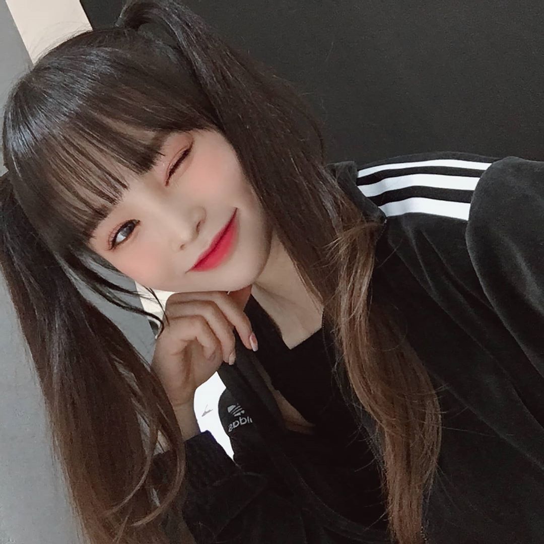 Hoje a Via está fazendo 21 anos 💖 Feliz aniversário Via, tu é muito talentosa e merece todo amor do mundo ❣ Parabéns 😉

#OurShiningViaDay #21SummersWithVia 
#FANATICS #VIA #비아 #파나틱스