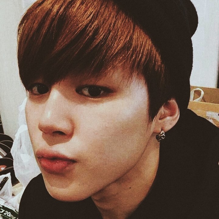 btsoneworld's tweet image. Como Jimin puede sientir pena por sus fotos de inicio si era una cosita hermosa. @BTS_twt