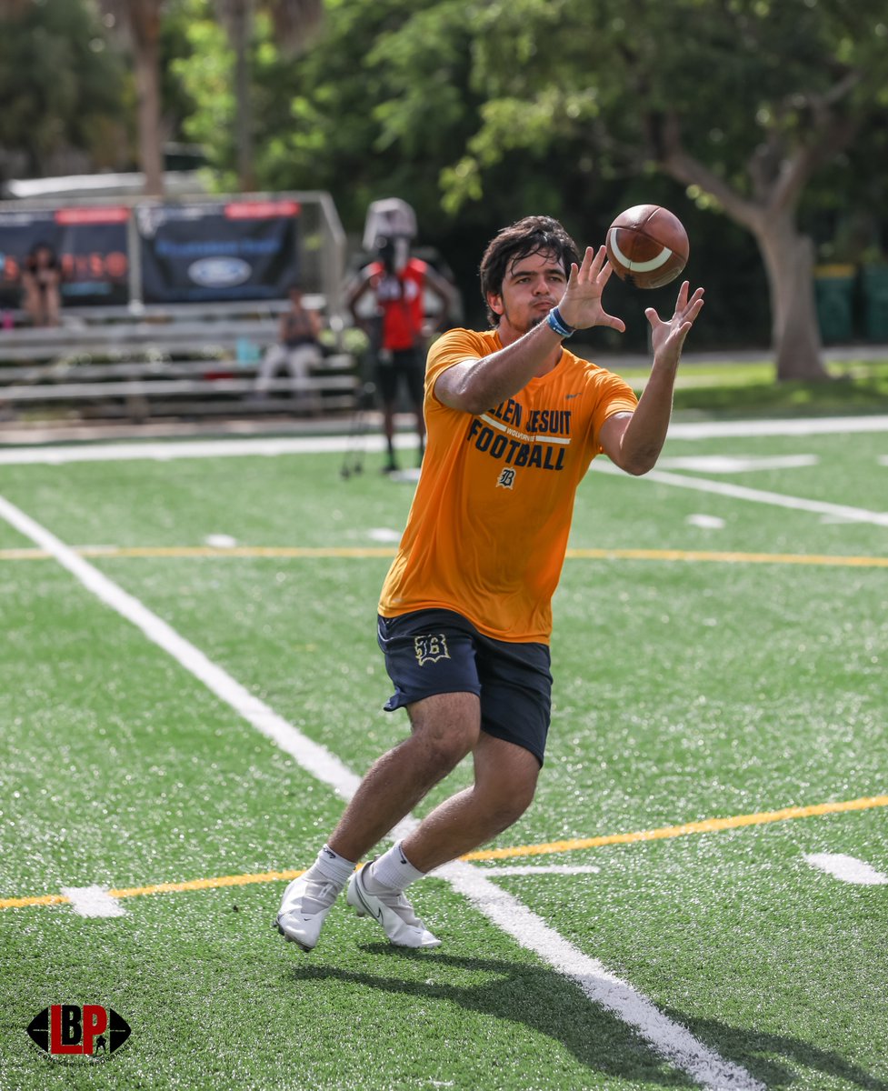 _CoachHodge's tweet image. C/O 2022 LB @Slopez2022 is humble and hungry! #LinebackerPerformance