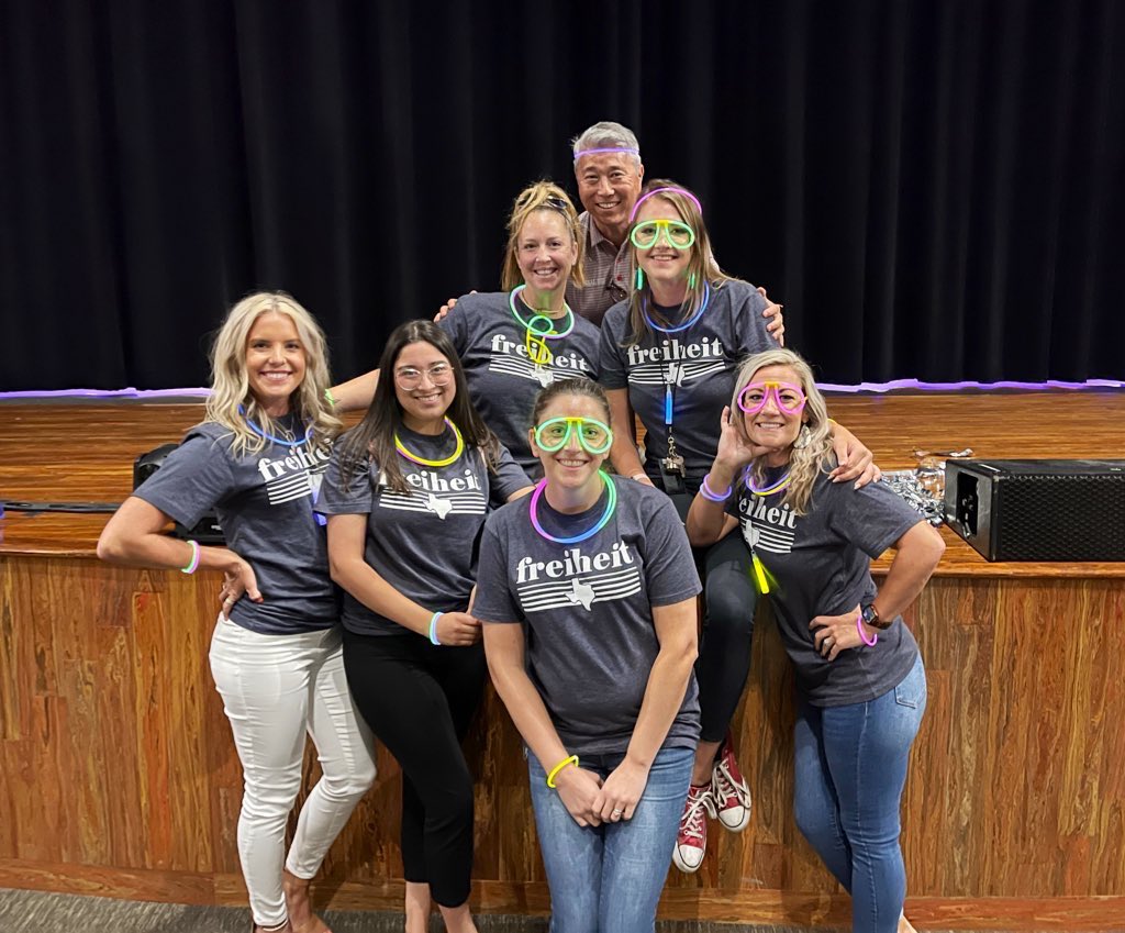 What better way to start the 2021-2022 school year than a party?! So excited to begin another great year in CISD with #TeamFES, <a href="/Lyn_Mizanin/">Lyn</a>, <a href="/MrsELandrum/">Emily Landrum</a>, @mrs__kemper, and (of course) <a href="/Supt_comalisd/">Andrew</a>!! #GrowHereSoarHere #BetterTogether @FEScomal