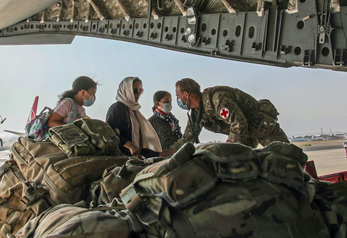 DefenceHQ's tweet image. This weekend the UK Armed Forces deployed to Kabul to assist in evacuating Afghan civilians and eligible personnel.

They will remain in place to see that these people can be taken to safety.