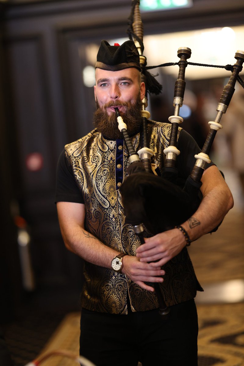 jgpiperforhire's tweet photo. One from a wedding we played this evening ✅📸

#wedding #asianwedding #dholandpipes #dholandbagpipes #dhol #bagpipes #dholplayer #piper #musicalfusion #crossovermusic #weddingentertainment #trumpturnberry #turnberry #Scotland #Scottish #music #photo #photooftheday https://t.co/O5rQVtXflB