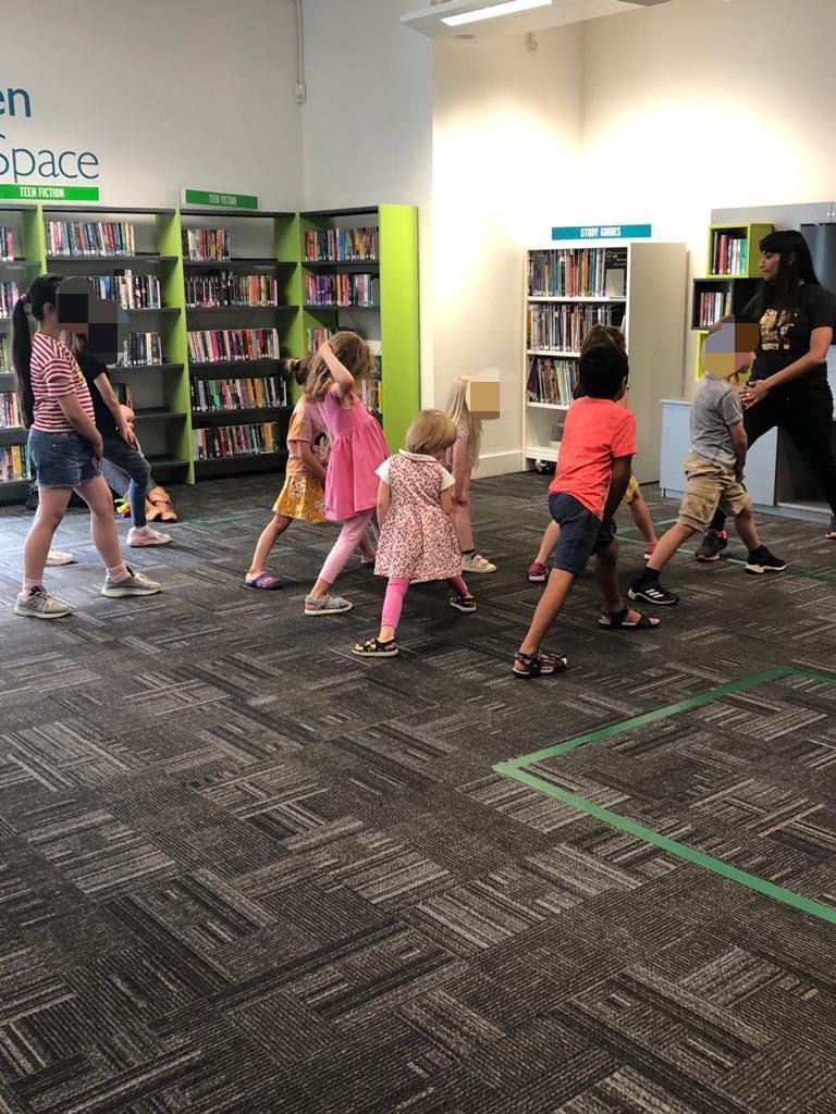 GreenwichLibs's tweet photo. Thank you to @STEPZDANCEuk for a brilliant #SRC2021 #WildWorldHeroes street dance session at #GreenwichLibrary on Saturday! โญ๏ธ The children had lots of fun, and learnt some cool new dance moves! ๐บ๐ป@Better_UK @Royal_Greenwich @LDNLibraries @readingagency #LoveYourLibrary https://t.co/ynHaQUlXS4