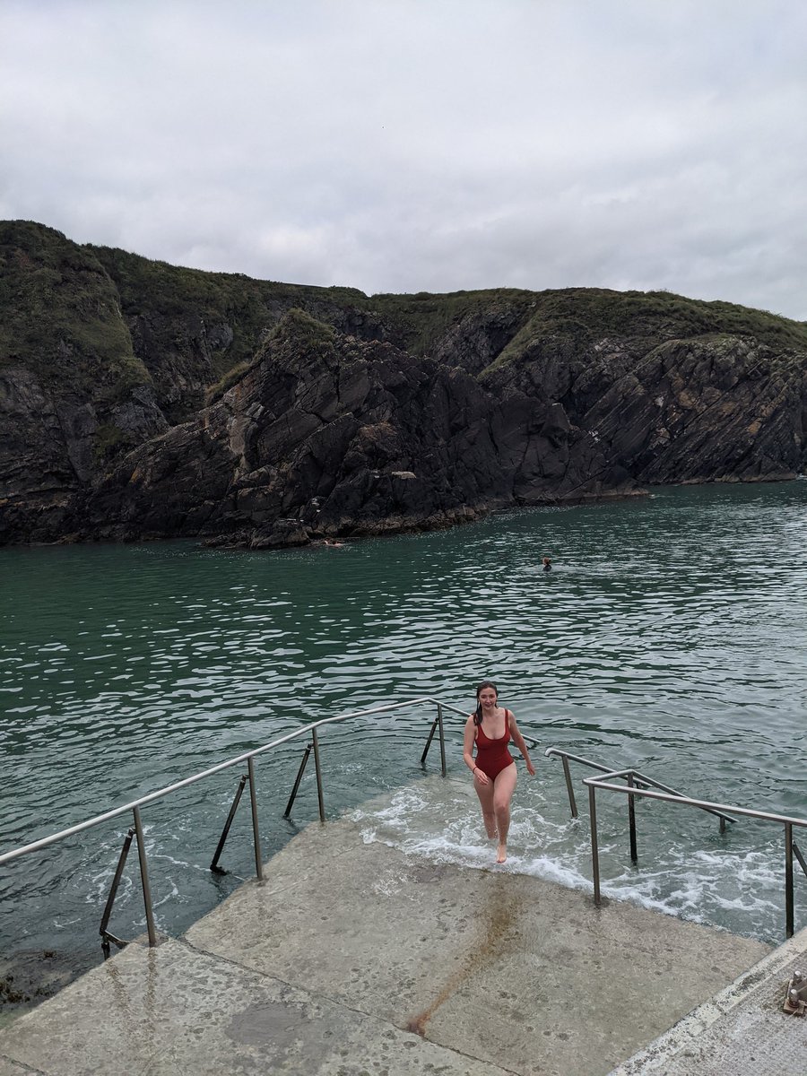 niamhcott's tweet photo. Day 16 of the #ActiveChallenge and a bit of sea swimming was just the right way to get renergised 🌊🏊 Made all the more wholesome when you can convince friends to come with you for the dip! #AHPsActive #MyPhysicalPhoto https://t.co/vQQQAluNup