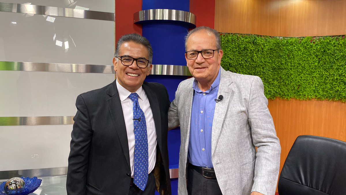 rvq45's tweet photo. Muchas gracias @heber_noti121ed por la entrevista, me dio mucho gusto saludarte https://t.co/uuG3Hn9vIm
