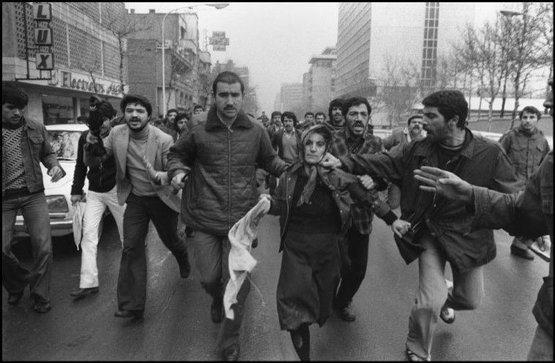 SamanArbabi's tweet photo. Iranians are one of few ppl on this plant who truly understand the depth of this #Taliban nightmare our sisters/brothers are experiencing in #Afghanistan today.

We experienced it in 1979 … and 42 years later still suffering from it 💔 https://t.co/m1wPMtNvVS