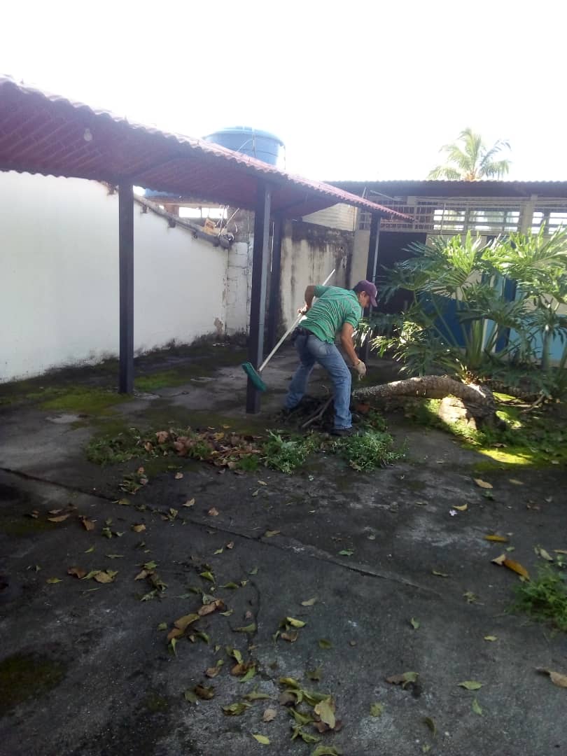 Personal de <a href="/ServiciosUney/">Servicios generales uney</a> continua en su plan de mantenimiento preventivo de las sedes de la <a href="/uney_oficial/">UNEY</a> con miras al retorno a los espacios académicos. Con #UniversidadBella avanzamos en tiempos de #COVID19