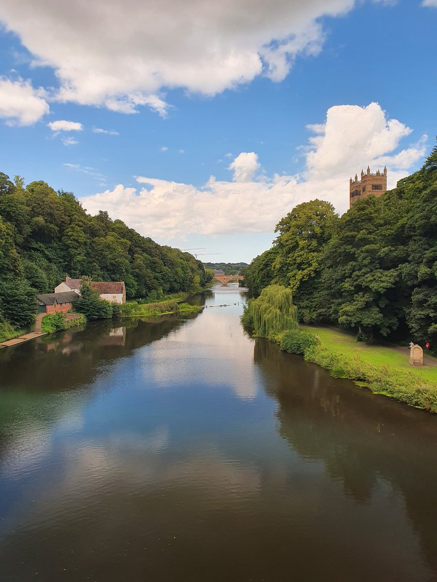 #Durham today was the most picturesque I've seen it in a long time #riverwear #durhamcathedral