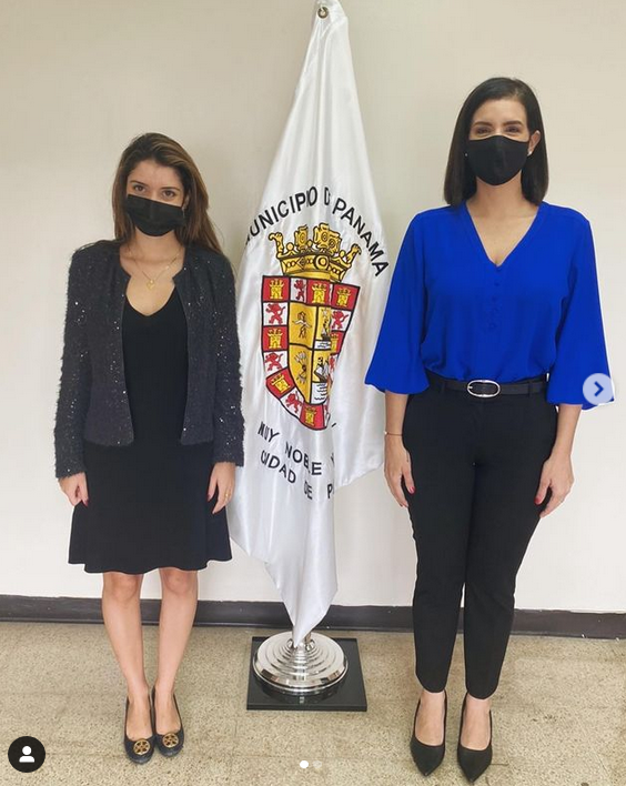 UEenPanama's tweet photo. La cuenta regresiva para la #Filpanama2021 ha comenzado. Esta semana hablaremos de literatura y develaremos las recomendaciones de libros de 8 amantes de la lectura. 
Aqui tienes un sneak peak de algunos de los invitados de honor que hemos 🇪🇺 entrevistado...stay tuned! 🇵🇦🇪🇺 https://t.co/9hw2d8bwOn