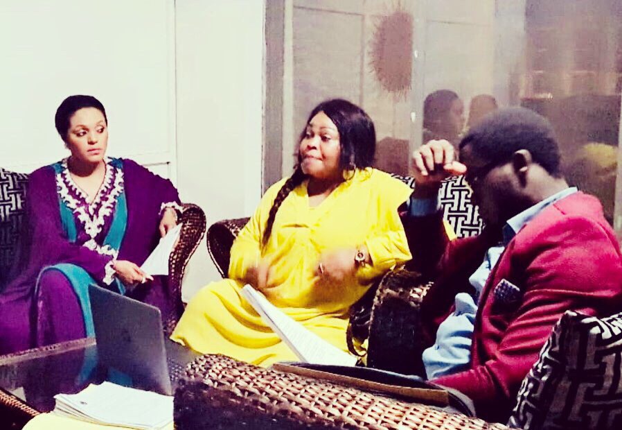 Séance de travail autour de la Secrétaire Générale Adjointe Zone Diaspora, Madame Henriette Misenga Massambombo Bupela-Mbubi, en marge de la restructuration profonde &amp; complète de toutes les fédérations de cinq continents qu’englobe sa Zone.

C’est un lundi très surchargé.