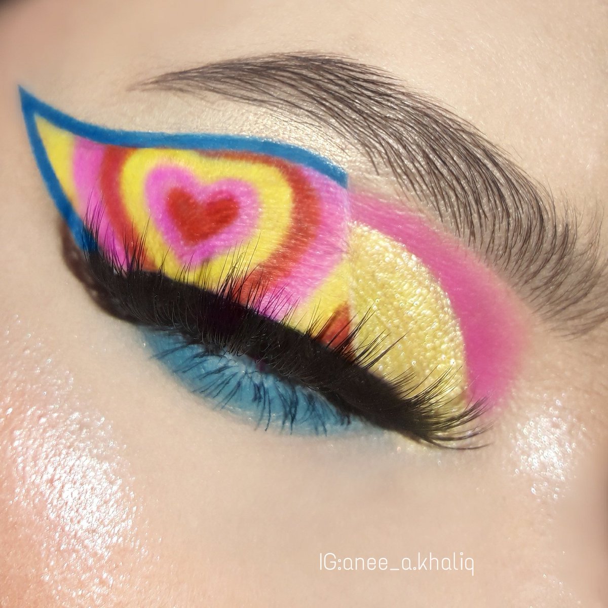 AneeAbdulKhaliq's tweet photo. 💗💚💙 Groovy Hearts💙💚💗

Learned this makeup from  @colourpopcosmetics masterclass. Thank you so much @colourpopcosmetics for the invite...  💙💚❤
#colourpopmasterclass https://t.co/Xy2Ux82Ylm