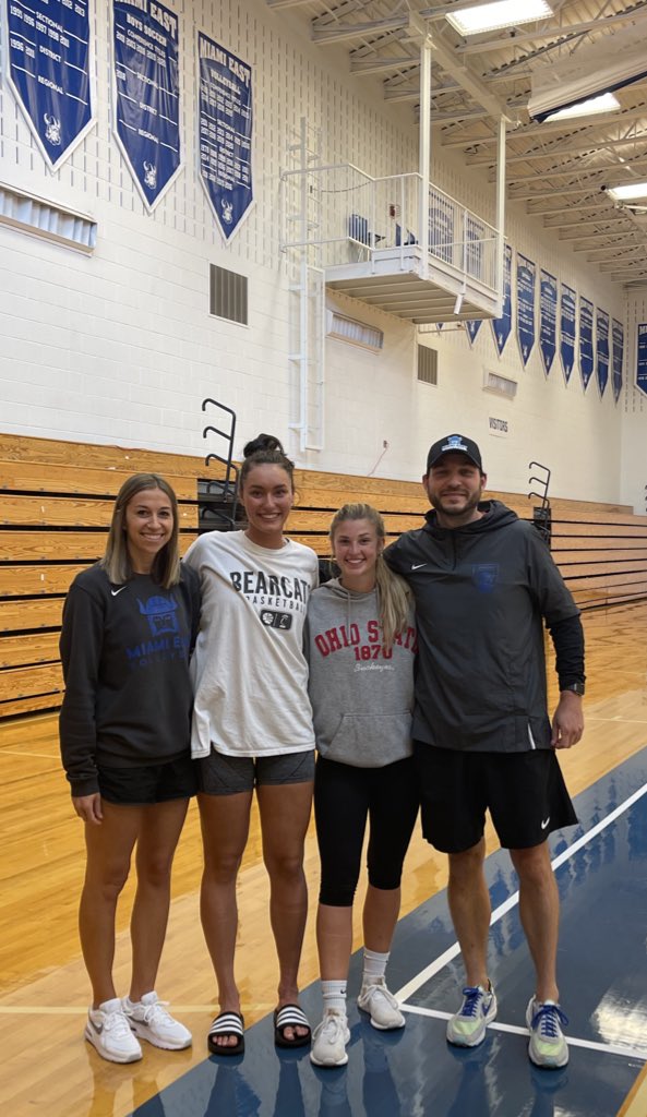 It’s always nice to be able to bring in a few former all conference, all district, and state champion players to help out in practice! 

Big thanks to Kyn and Soph for helping us out all summer long! More proof that our #MEVB alumni are the best!

#EastPride