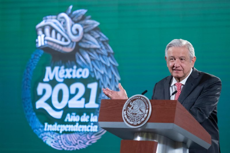 México “es ya una potencia económica, sobre todo porque se procura la distribución del ingreso. ¿De qué sirve tener mucho dinero en pocas manos? Nosotros queremos crecimiento con bienes, no que unos cuantos sean inmensamente ricos mientras millones se empobrecen”. <a href="/lopezobrador_/">Andrés Manuel</a>
