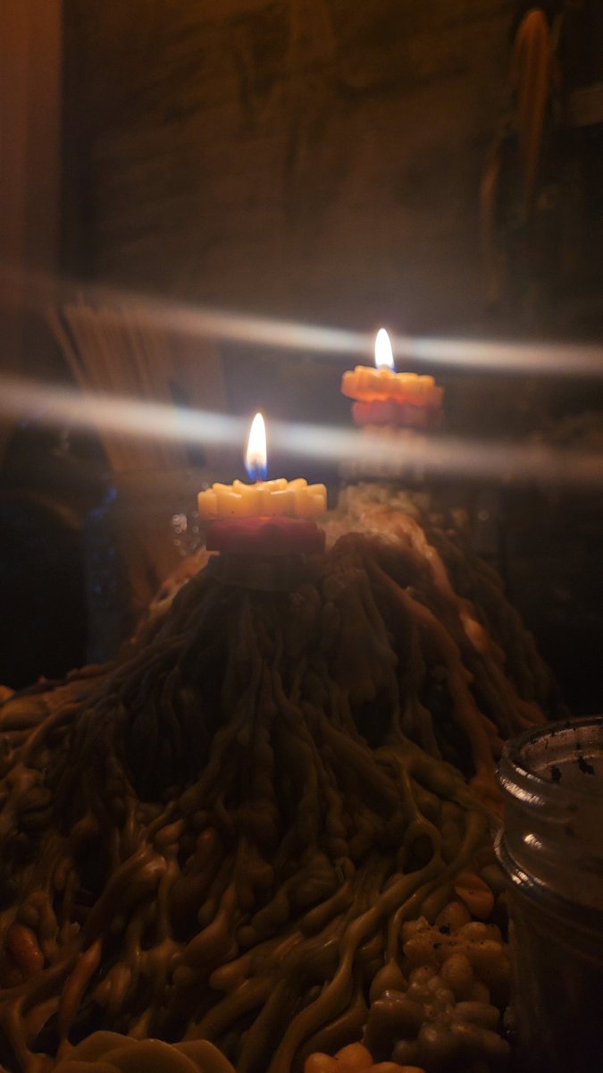 sweetheartpines's tweet photo. Day 8 of #tablecandle the two towers reminds me of a lighthouse #zen #candle #sea #handmade #beeswax #organic #hemp #witch #calm https://t.co/QTHNgatIqv