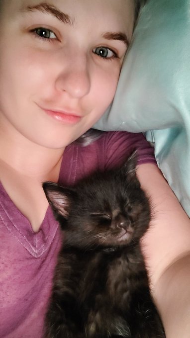 My sweet baby still has to sleep on my arm https://t.co/gfotHrIZoU