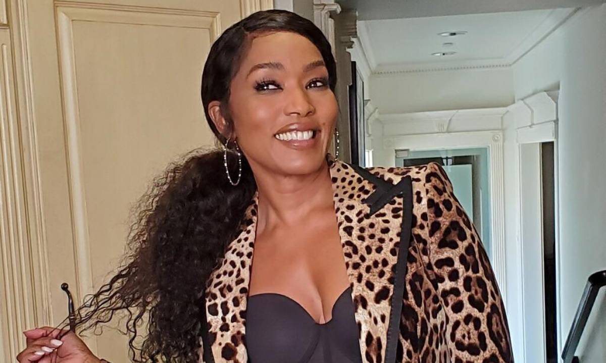  Happy birthday Angela Bassett                   