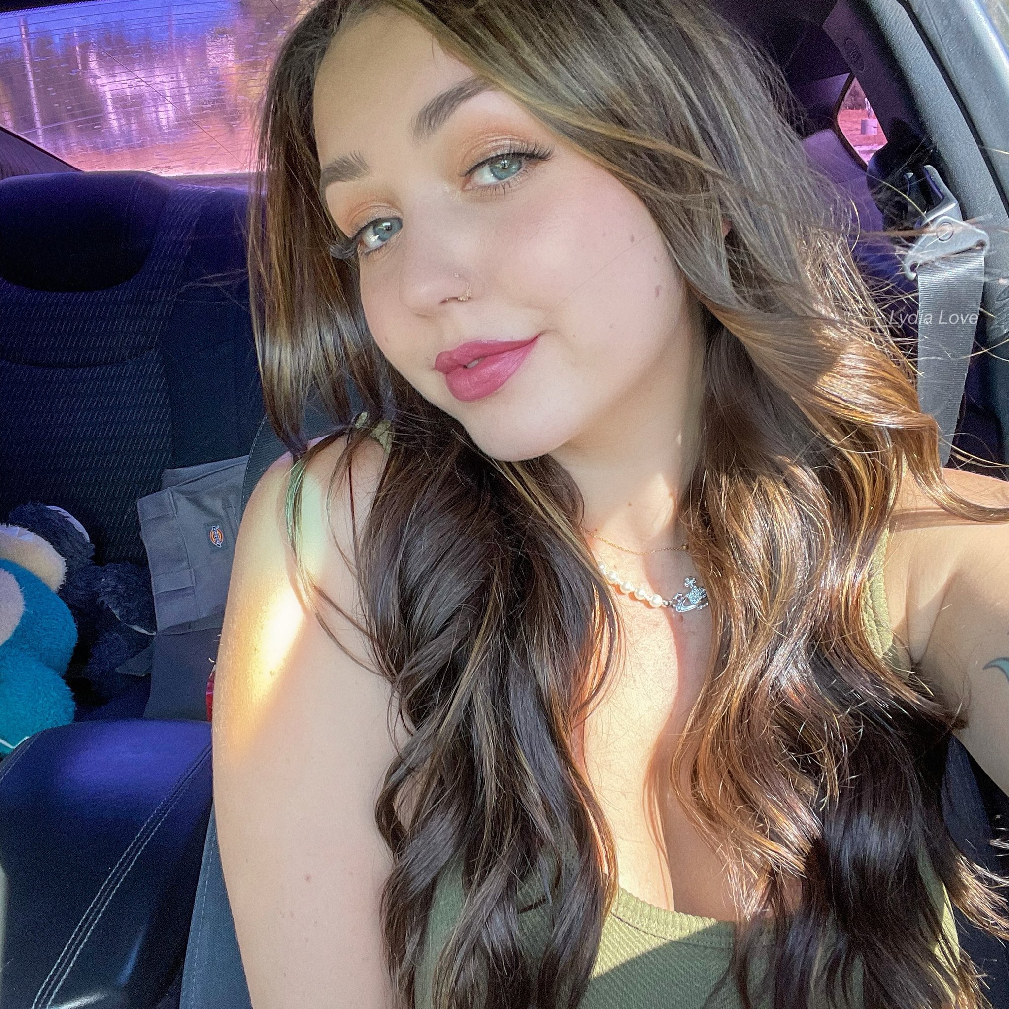 TW Pornstars - Lydia Love 🦋. Twitter. selfie ft the stuffed snorlax in