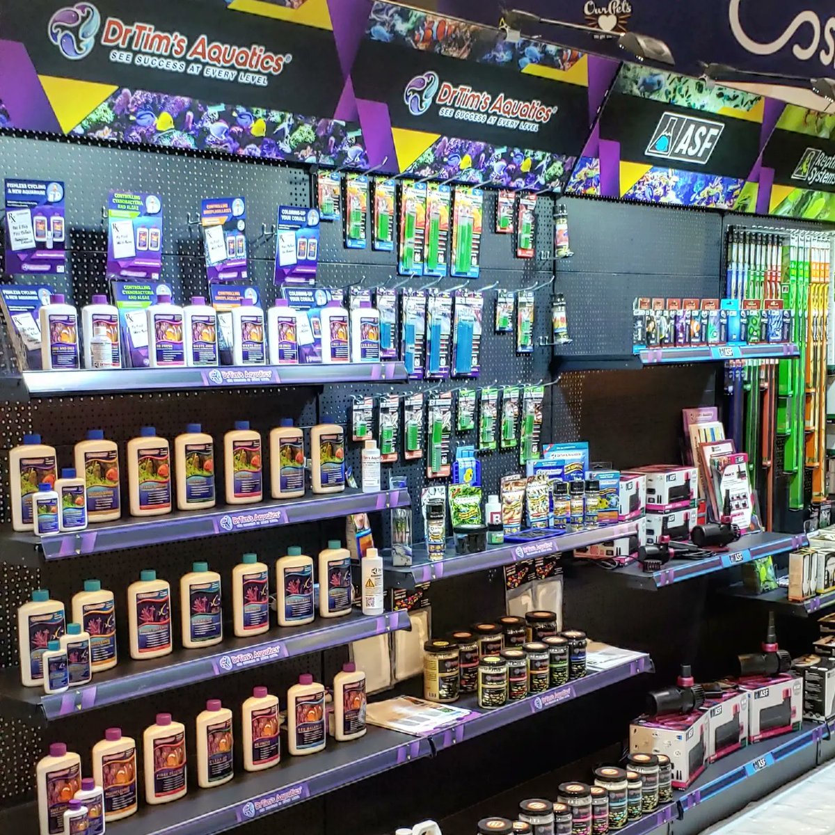 drtimsaquatics's tweet photo. We are ready for @superzooshow this week in Vegas! 

#drtimsaquatics #myasf #myreptilesystems #aquarium #fish #fishtank #aquariums #bacteria #media #lights #aquariumpumps #reptiles #fish #coral #plantedtanks https://t.co/gv12D74Chm
