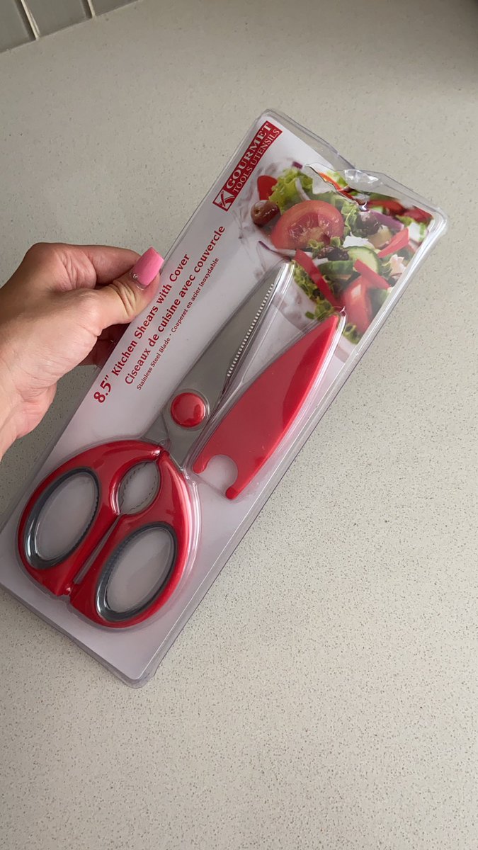 itsSisiK's tweet photo. I really needed a pair of scissors, but now i need scissors to open my new scissors UGH https://t.co/u61a0VS6Ik