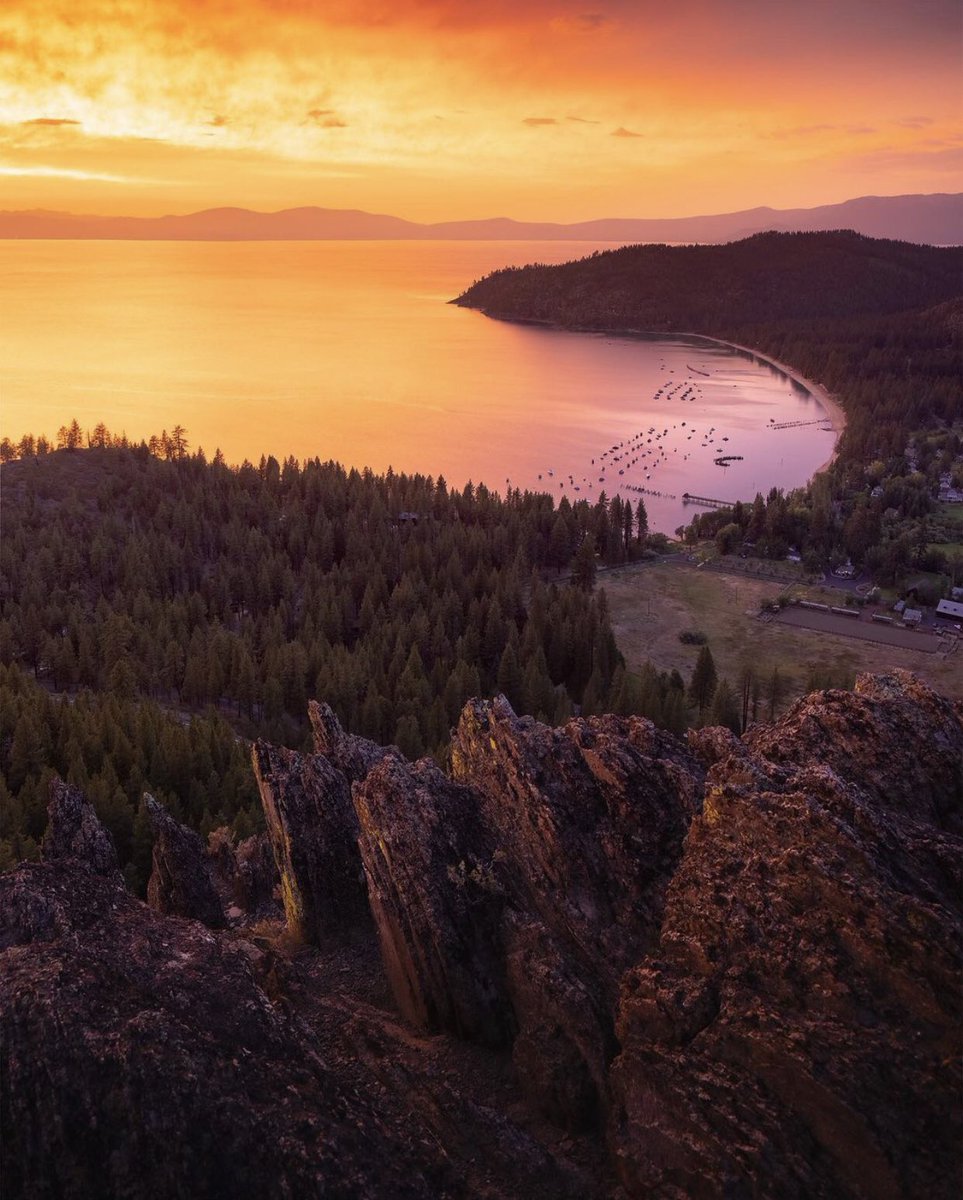 Here in #RenoTahoe you can sing with all the voices of the mountain. ⛰ But can you paint with all the colors of the wind? 🌅 IG:@robertcolephotography