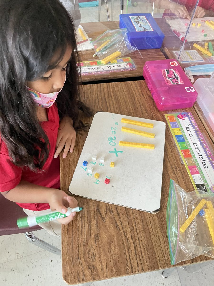 LJimenez93's tweet photo. Because what is math without manipulatives ??? 🤗 creating little mathematicians 😊 #Botello #1stGrade @BotelloElem https://t.co/P7nubQDchA